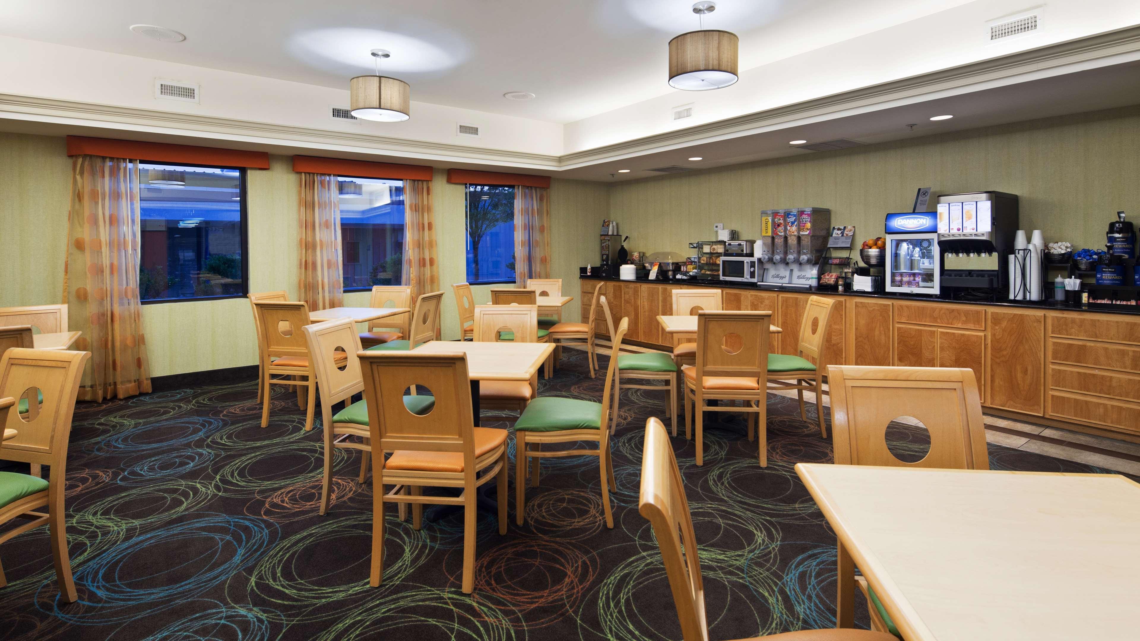 Best Western Plus Glen Allen Inn Екстер'єр фото