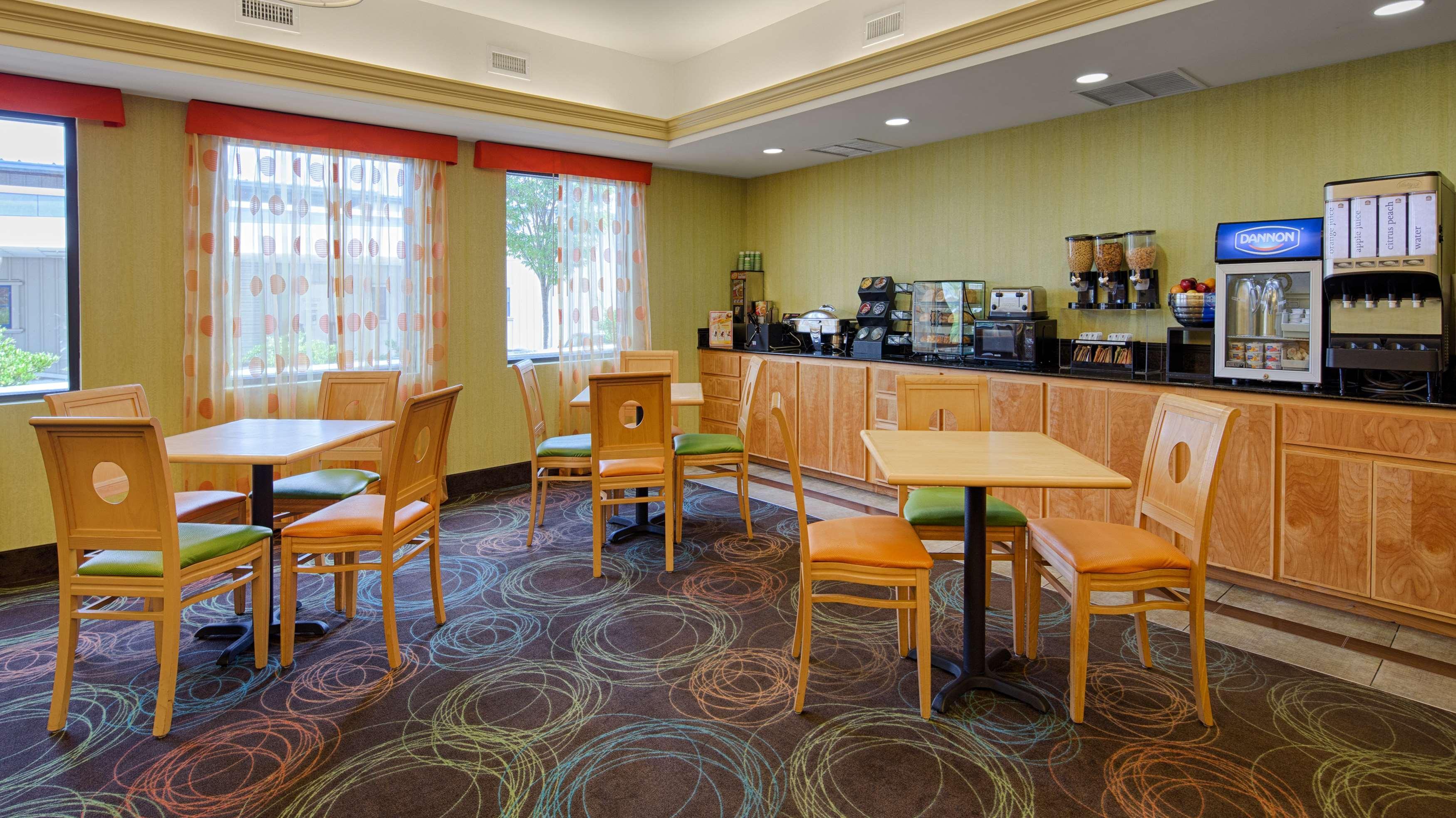 Best Western Plus Glen Allen Inn Екстер'єр фото