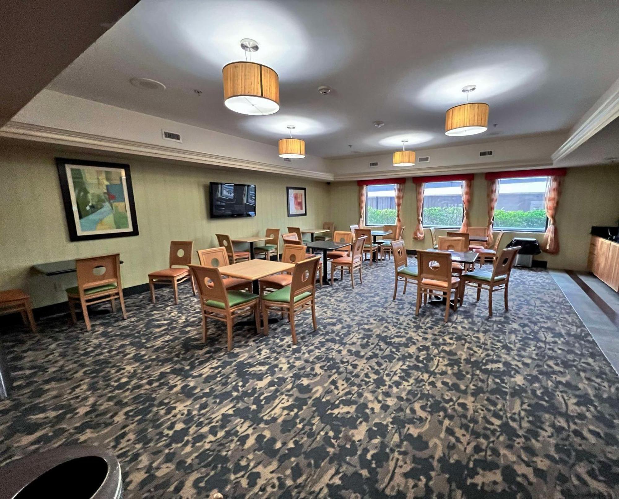 Best Western Plus Glen Allen Inn Екстер'єр фото